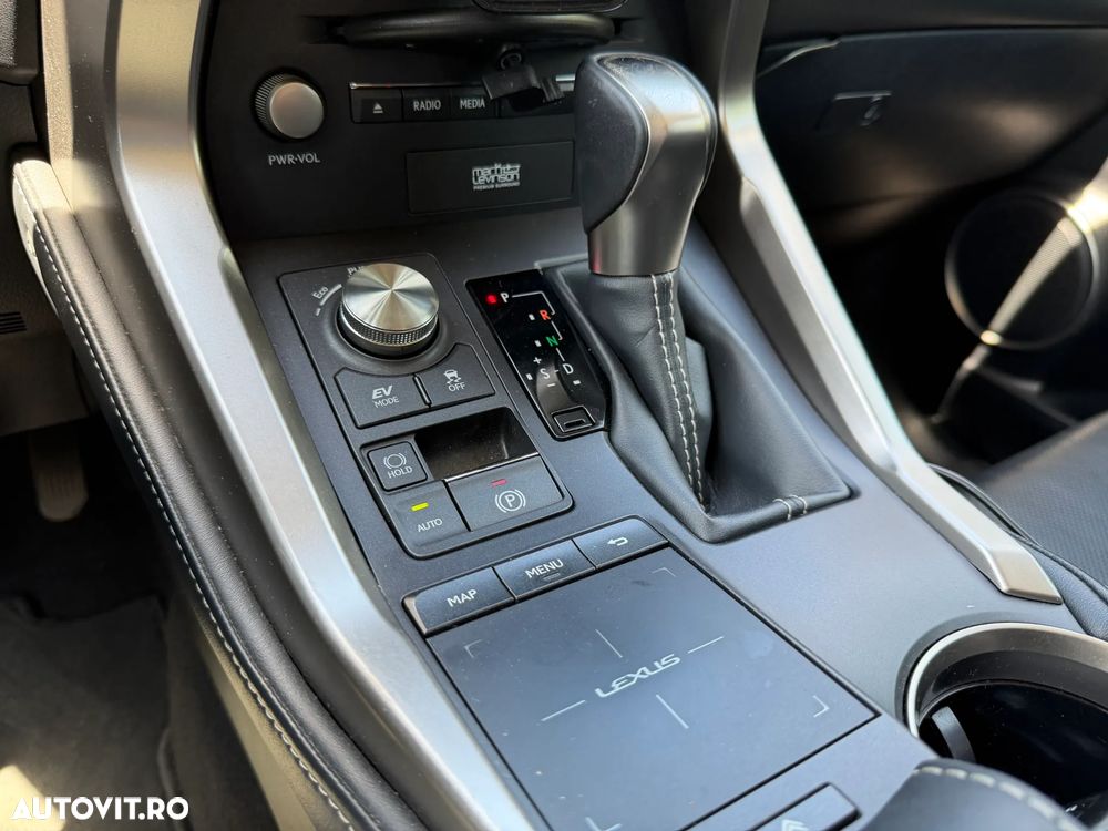 Lexus Seria NX - 16