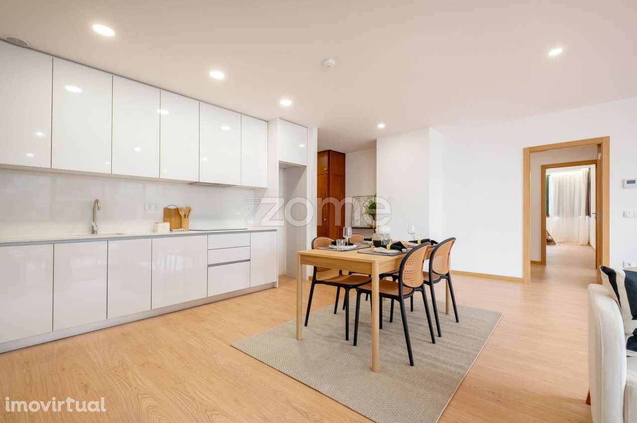 Apartamento T3 renovado com duplo lug. garagem - Edifício Lago, Porto - Grande imagem: 5/42