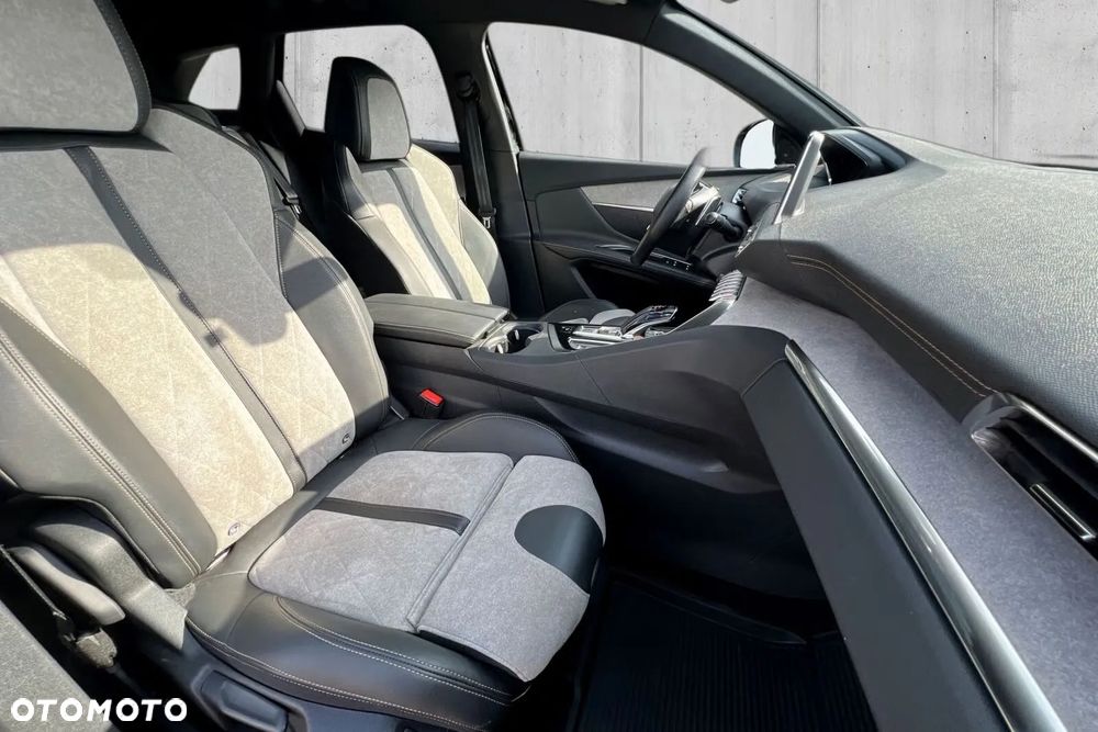Peugeot 3008 1.6 PureTech HYbrid4 GT S&S EAT8 - 26