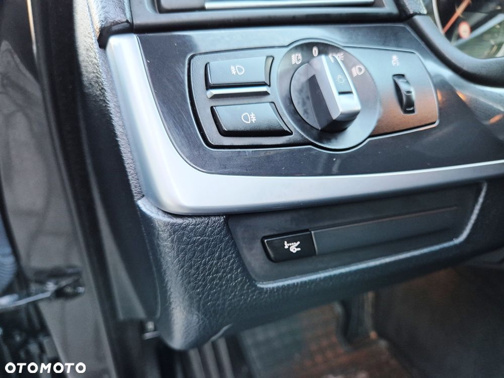 BMW Seria 5 518d - 16