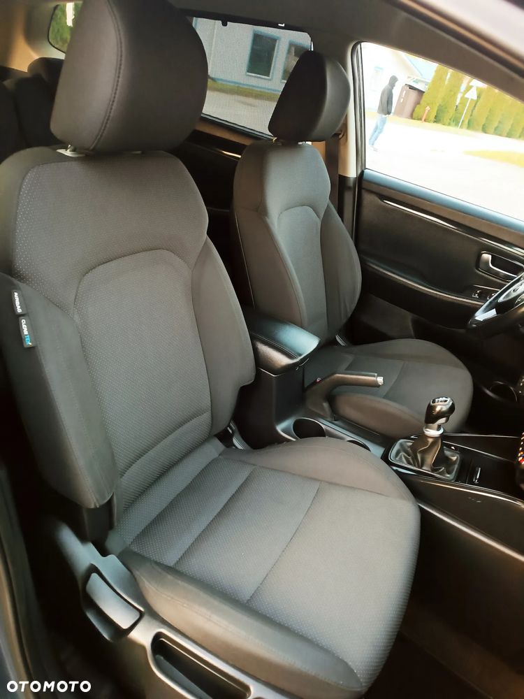 Kia Carens 1.6 GDI Dream Team Edition - 18