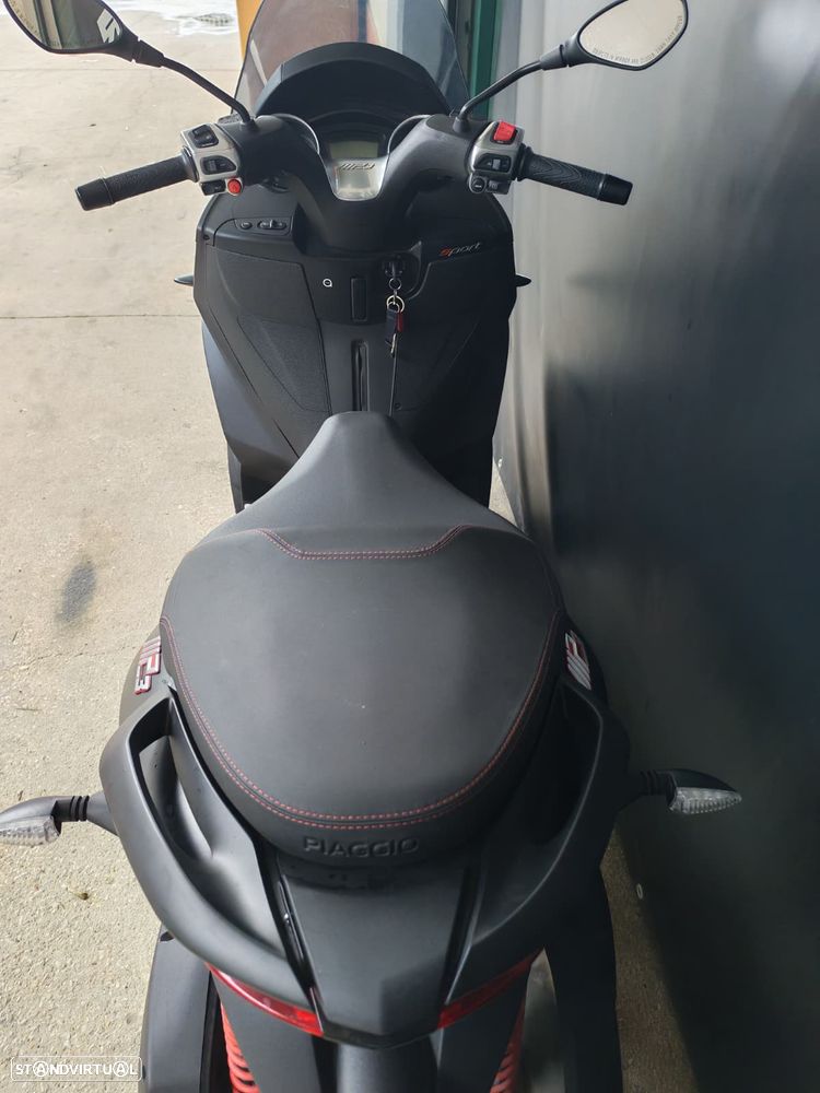 Piaggio MP3 300 S - 12