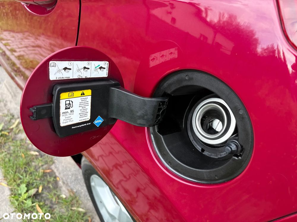 Ford Fiesta 1.25 SYNC Edition - 16