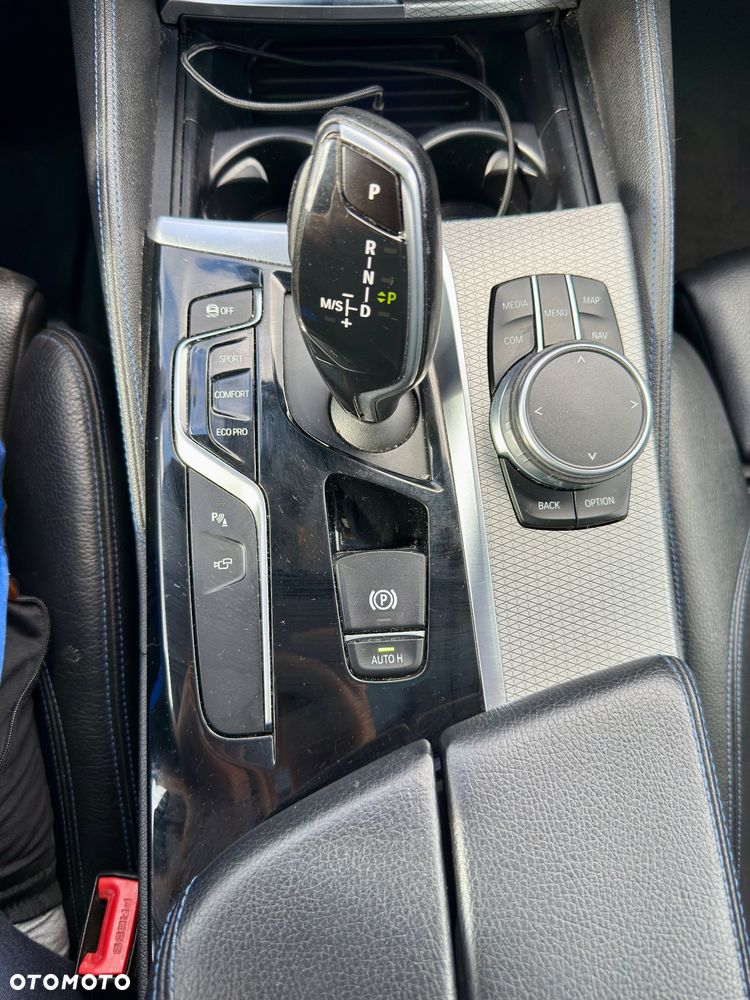 BMW Seria 5 520d M Sport - 25