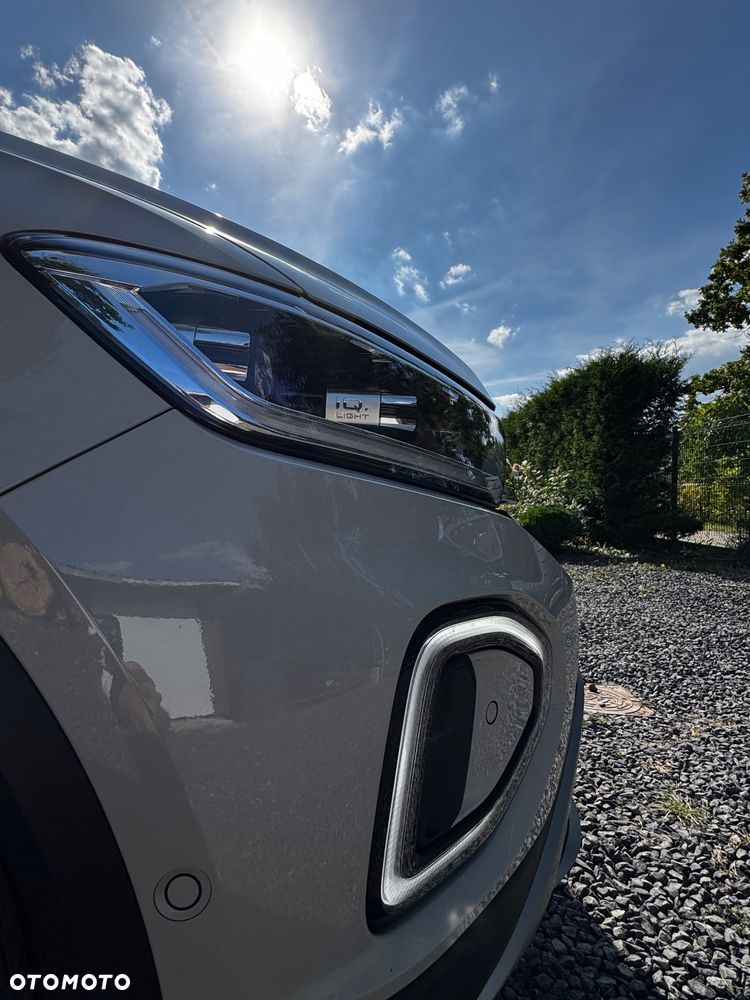 Volkswagen T-Roc 2023 photo 2