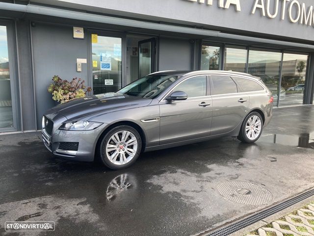 Jaguar XF Sportbrake 20d Aut. Prestige - 4