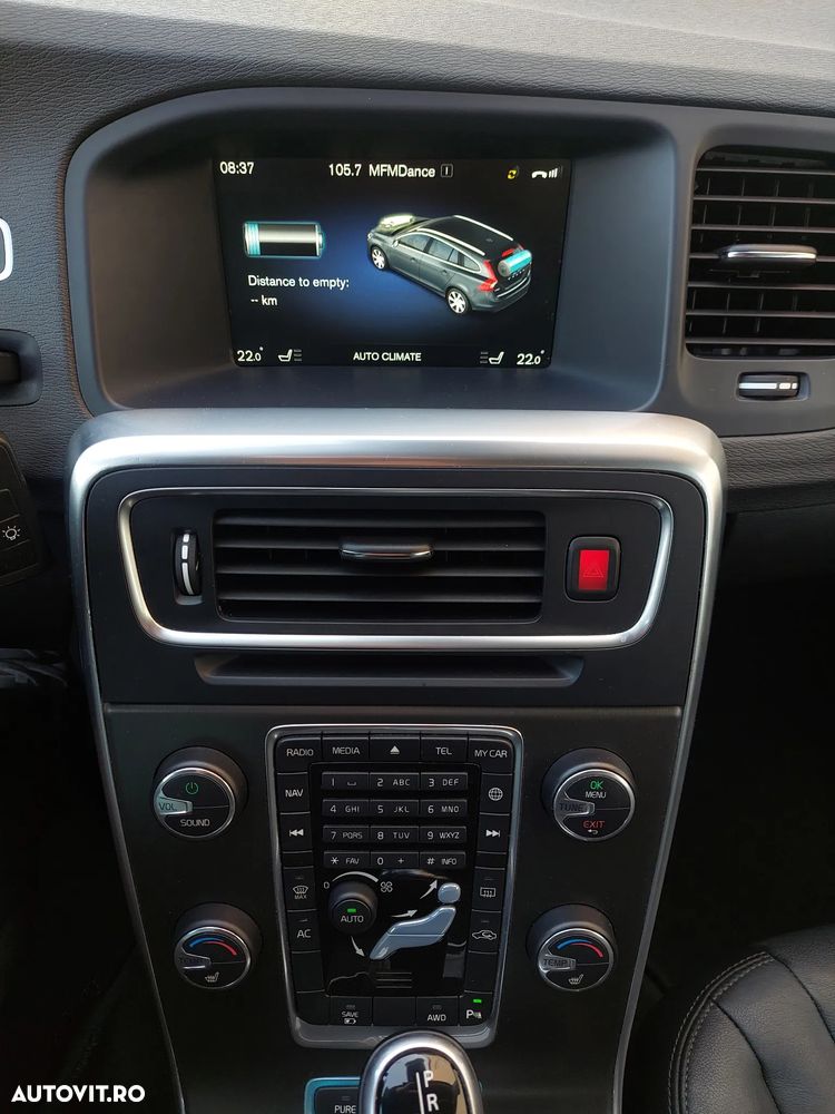 Volvo V60 D6 Plug-In-Hybrid AWD Geartronic Summum - 23