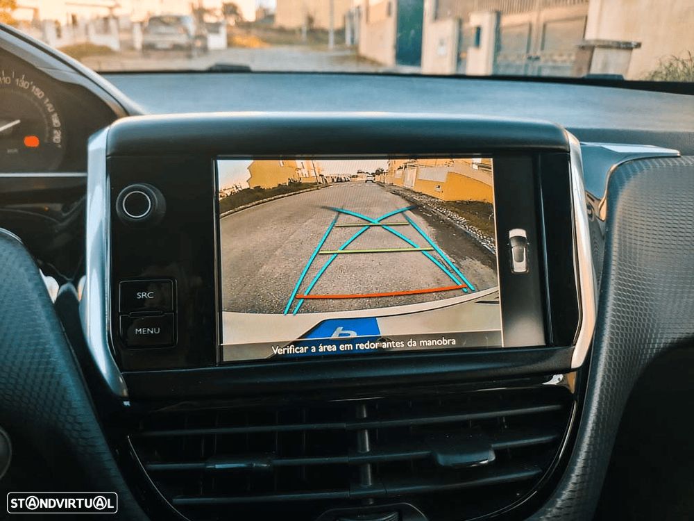 Peugeot 2008 1.2 PureTech Style - 13