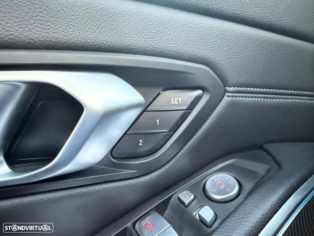 BMW 330 e Touring Pack M Auto - 30