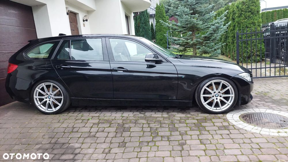 BMW Seria 3 318d DPF Touring Edition Sport - 3