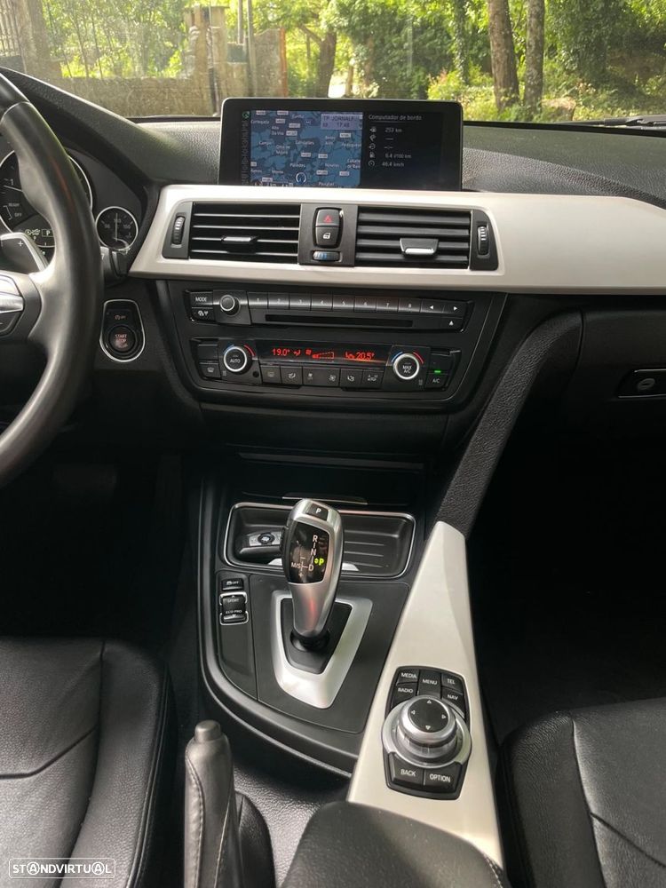 BMW 320 d Touring xDrive Pack M Auto - 16