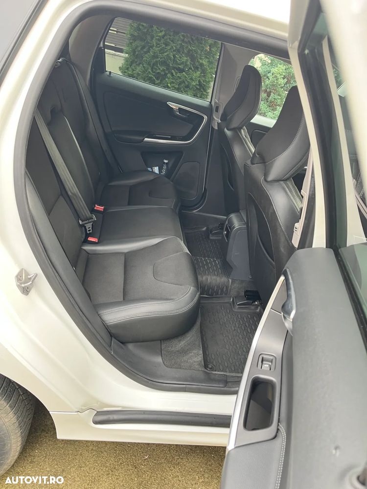 Volvo XC 60 D4AWD Momentum - 9