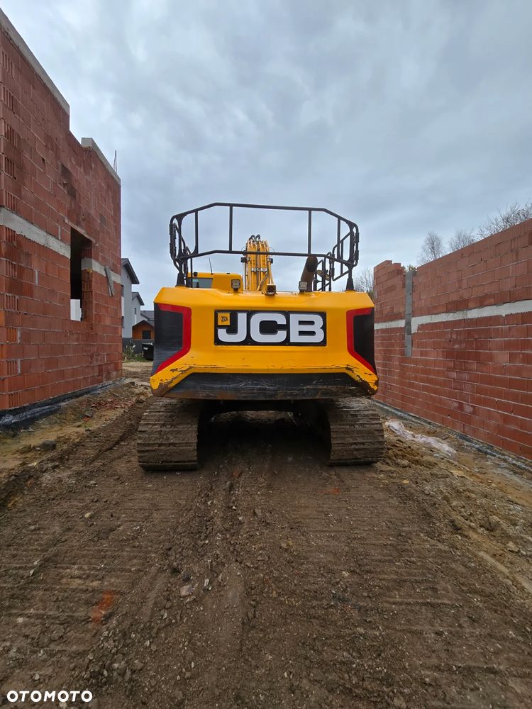JCB 220XLC - 8