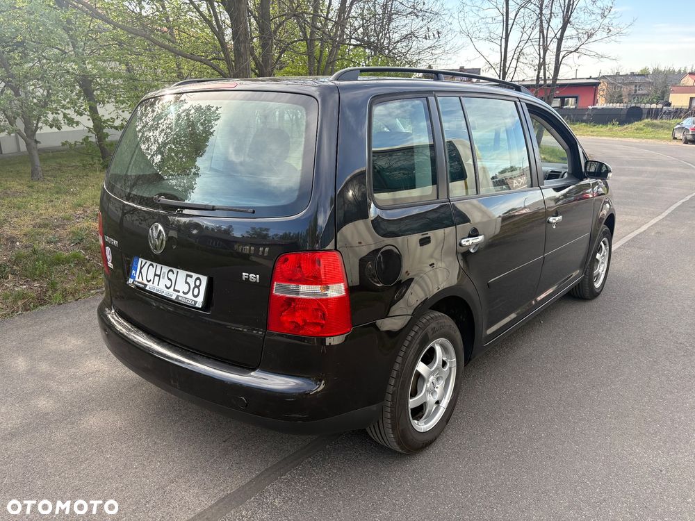 Volkswagen Touran 1.6 FSI Trendline - 3