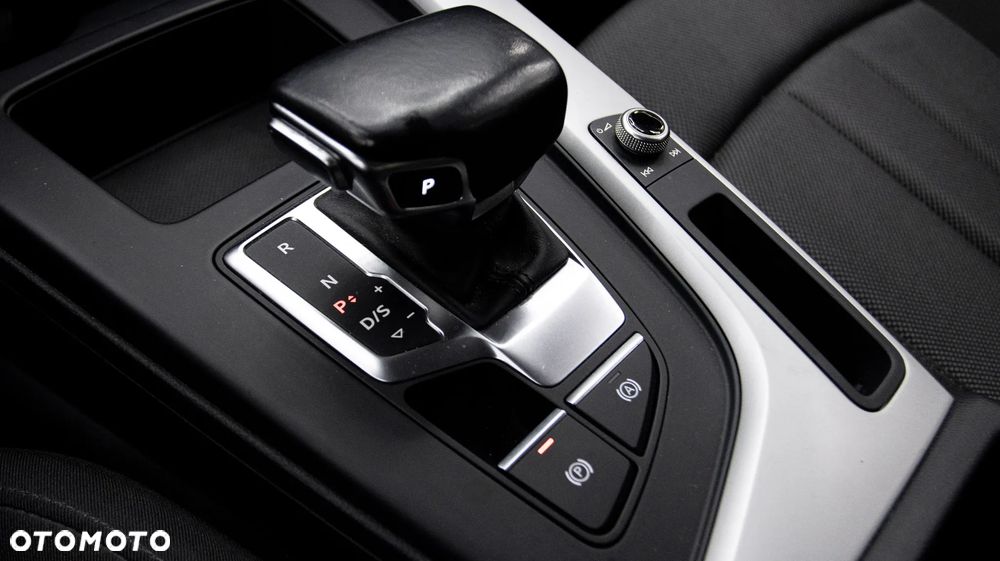 Audi A4 Limousine 35 TFSI Sport S tronic - 24