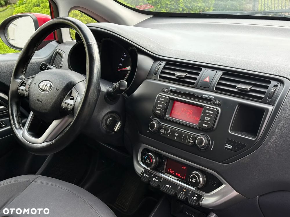 Kia Rio - 17