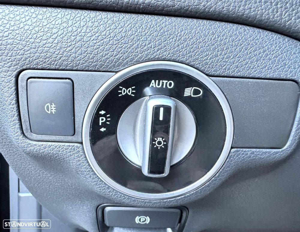 Mercedes-Benz CLA 200 d Shooting Brake AMG Line Aut. - 13