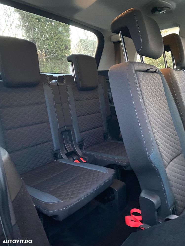 Volkswagen Touran - 8