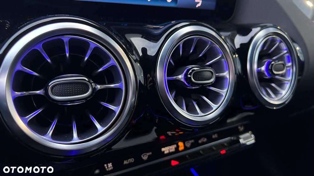 Mercedes-Benz GLA 200 AMG Line - 19