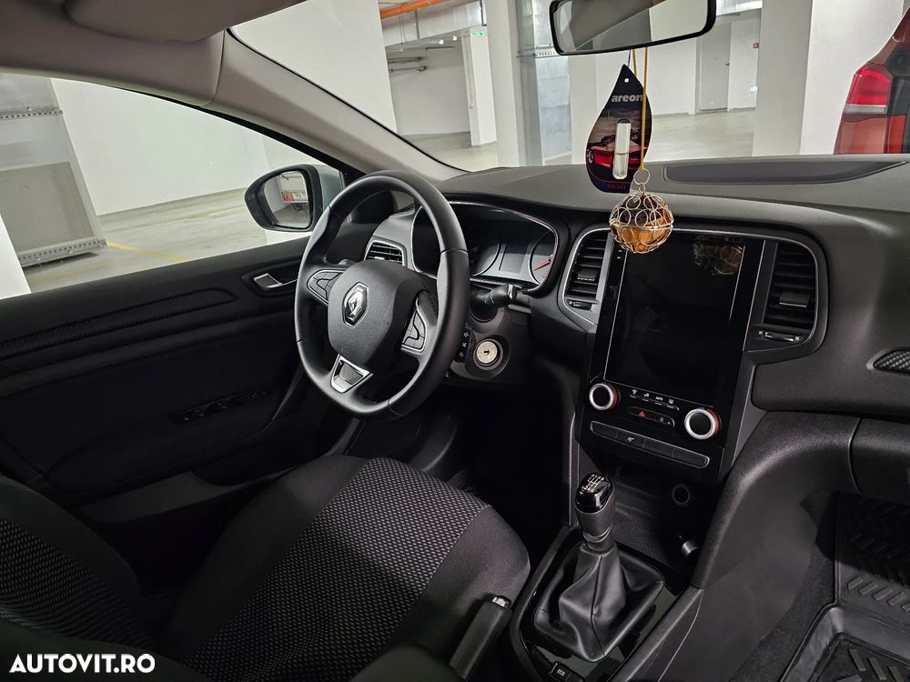Renault Megane TCE 140 Equilibre - 18