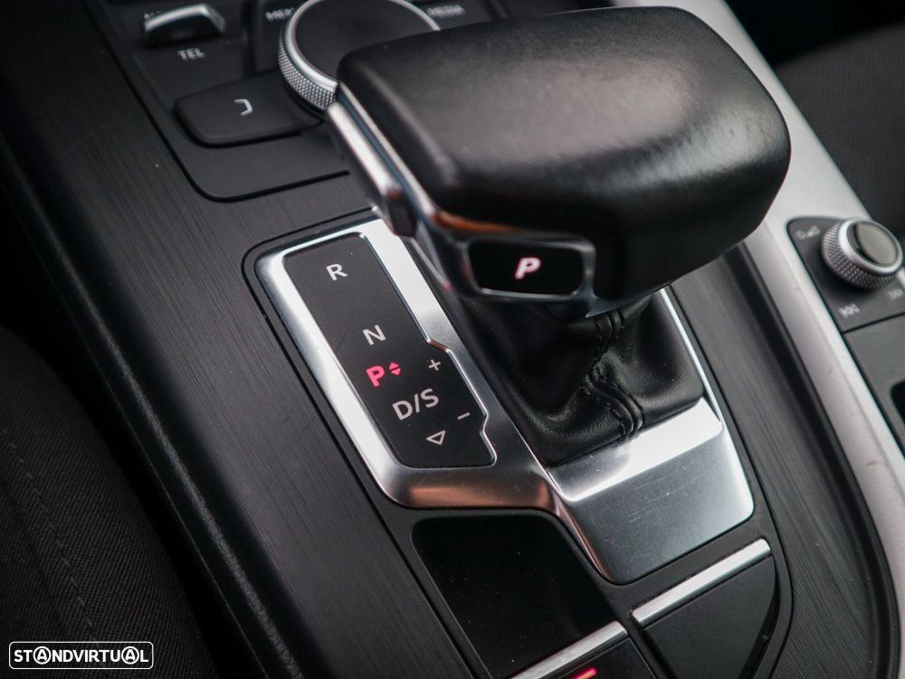 Audi A4 Avant 2.0 TDI Advance S tronic - 38