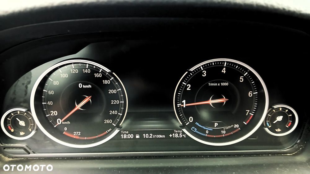 BMW Seria 5 528i Sport-Aut - 30