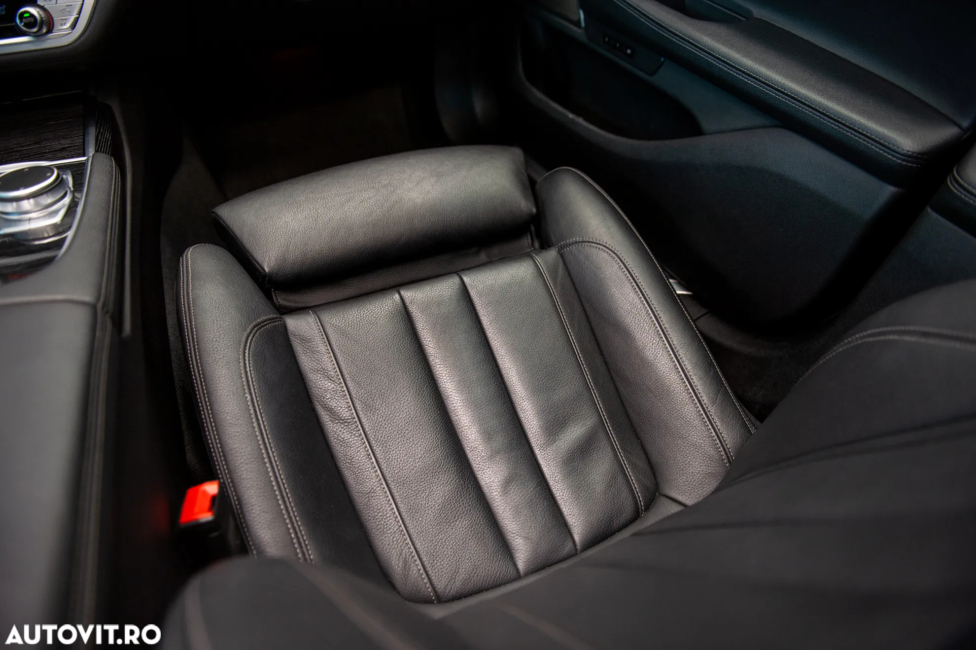 BMW Seria 7 730d xDrive MHEV - 27