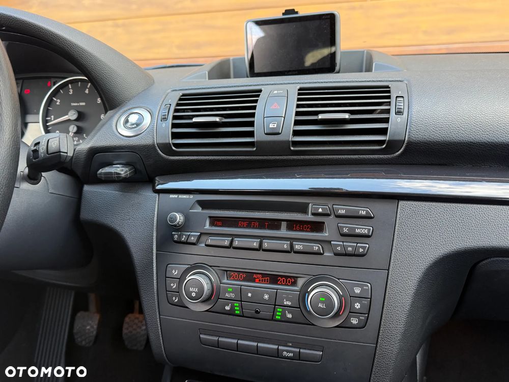 BMW Seria 1 116i Edition Sport - 11