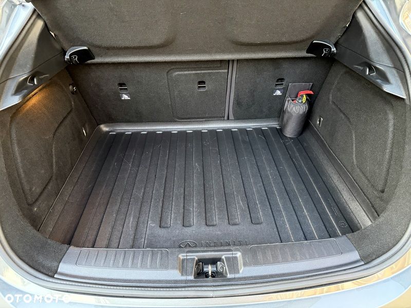 Infiniti Q30 1.6t Premium Tech 7DCT - 14