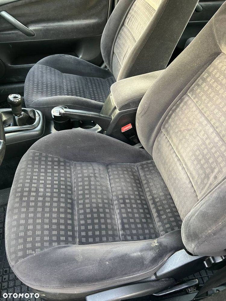 Volkswagen Passat 1.9 TDI Comfortline - 13