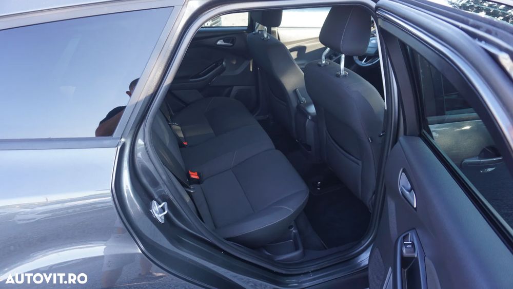 Ford Focus 1.5 TDCi DPF Start-Stopp-System Aut. Business - 13