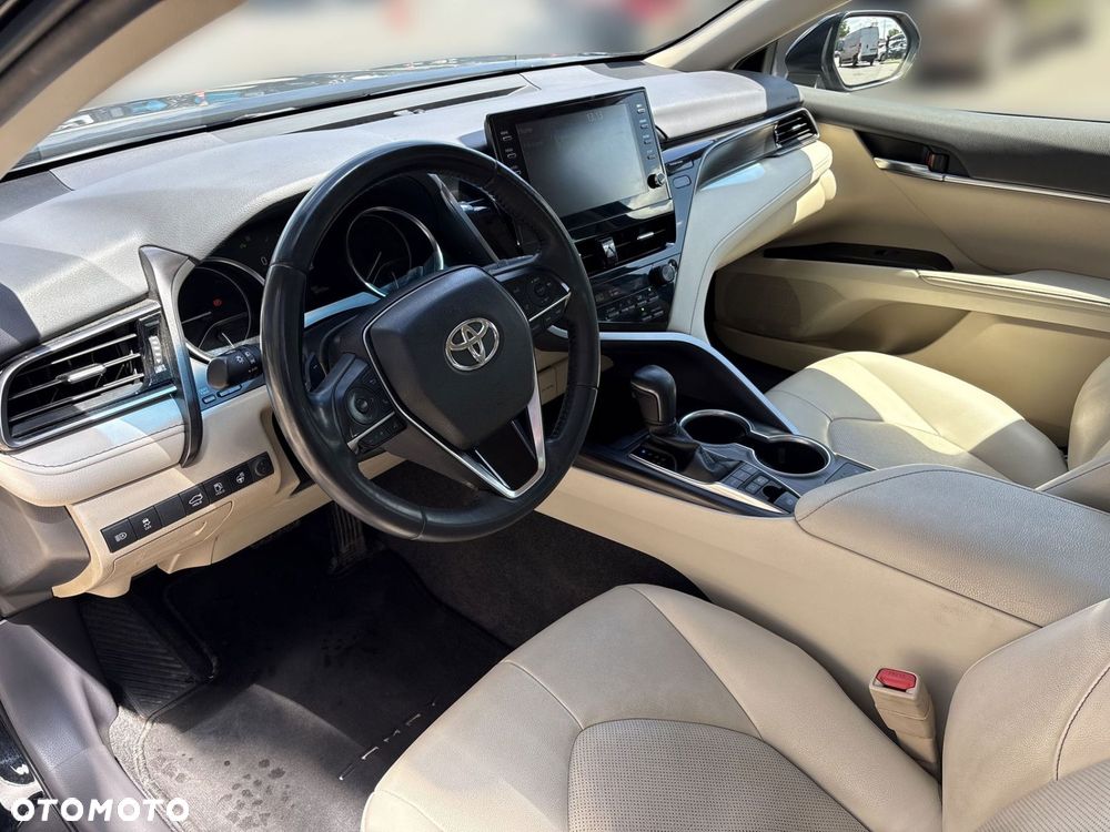 Toyota Camry 2.5 Hybrid Executive CVT - 9