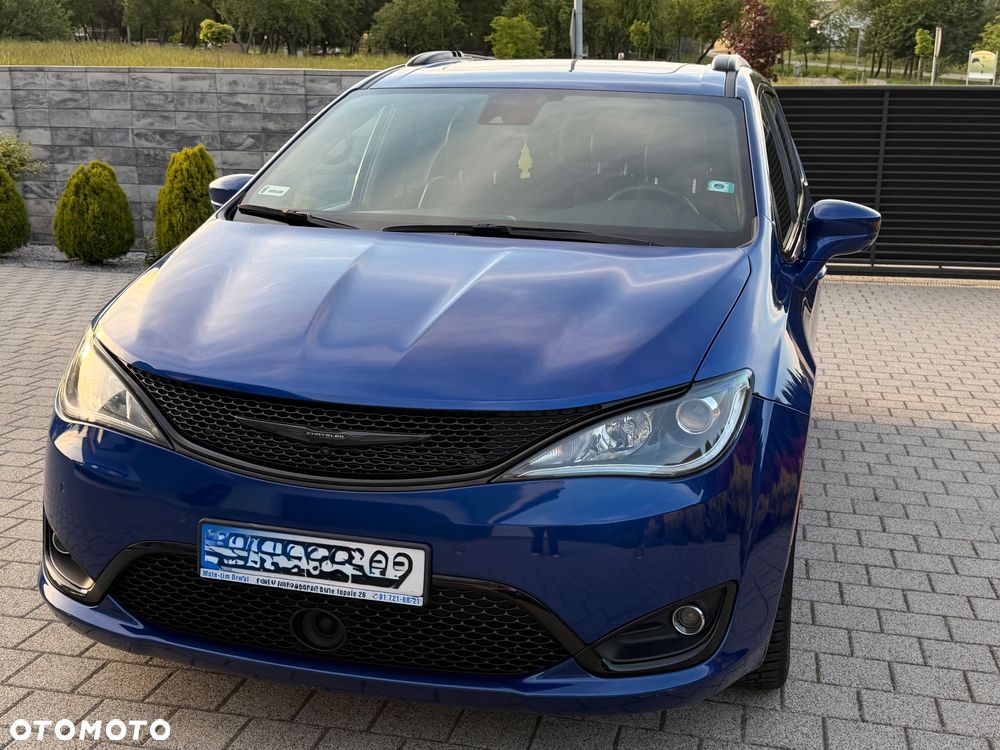 Chrysler Pacifica - 5