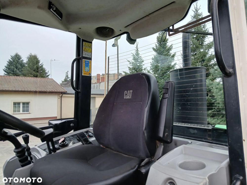 Caterpillar 906H 2009 łyżka widły ładowarka z Niemiec - 28