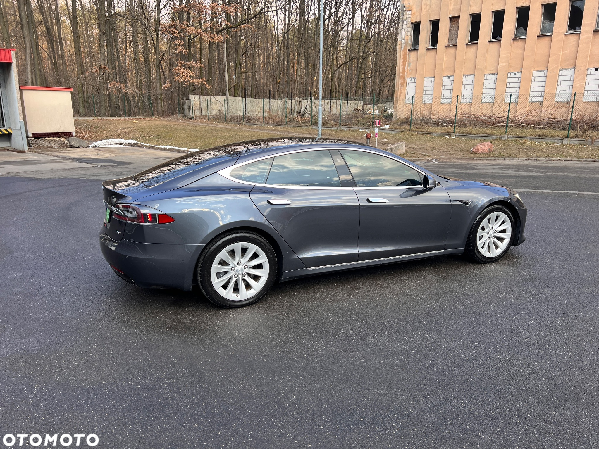 Tesla Model S 75 D - 16