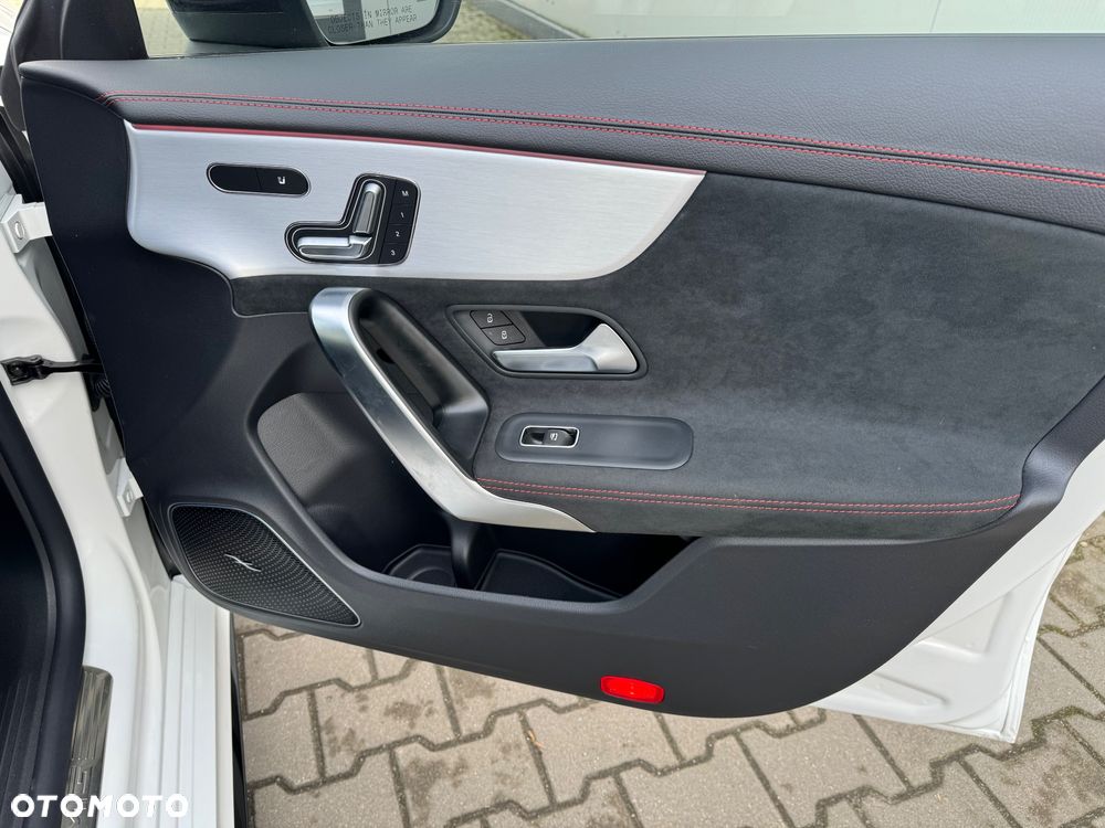 Mercedes-Benz CLA AMG 35 4Matic AMG Speedshift 8G-DCT AMG Line Advanced Plus - 29