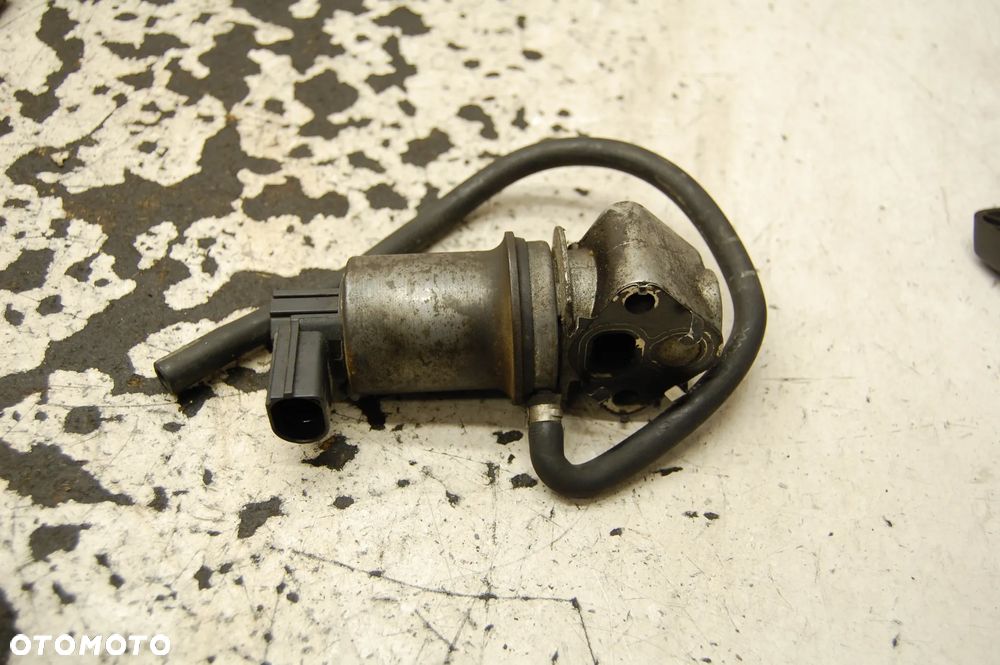 ZAWÓR EGR 06A131501G AUDI A3 8P 1.6 MPI GOLF IV SEAT LEON I 06A131501F - 2