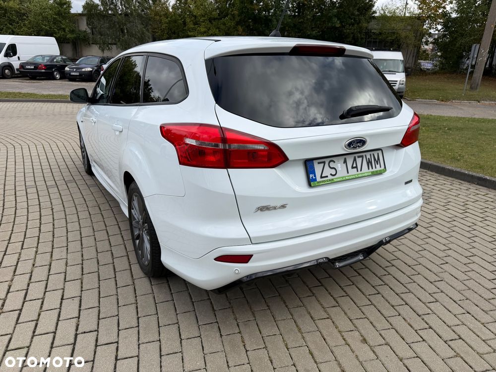 Ford Focus 1.0 EcoBoost ST-Line - 26