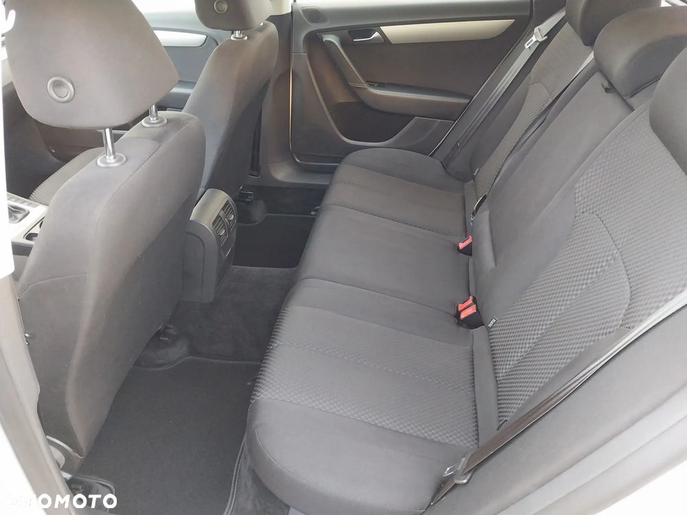 Volkswagen Passat 2.0 TDI DSG BlueMotion Technology Trendline - 21