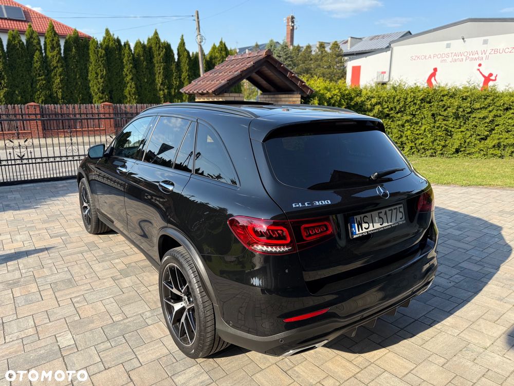 Mercedes-Benz GLC 300 4Matic 9G-TRONIC AMG Line Plus - 35