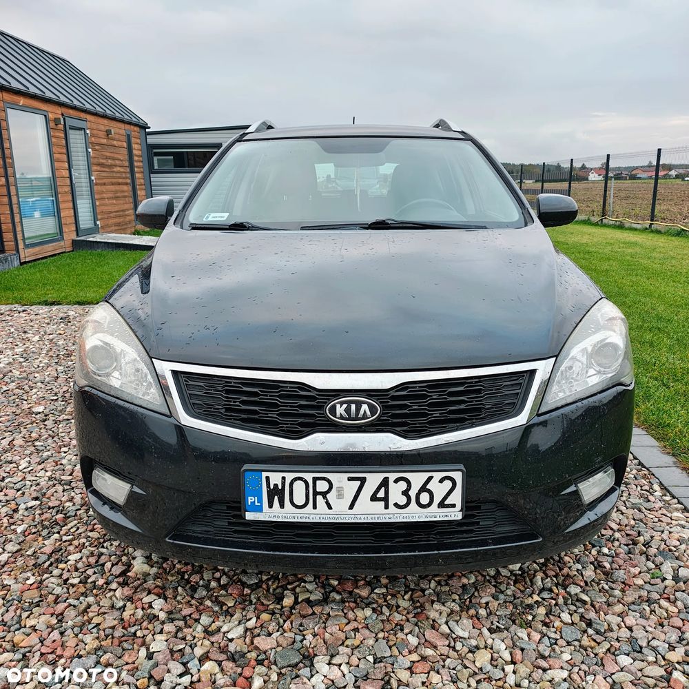 Kia Ceed - 10