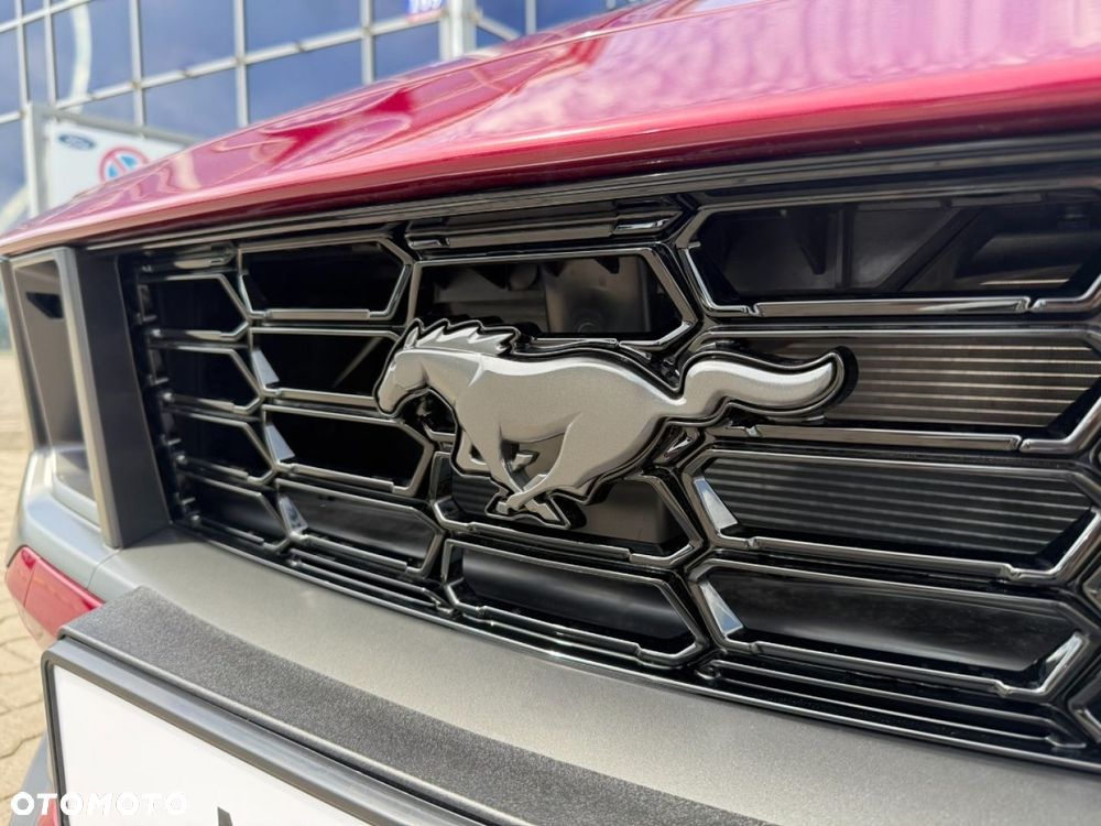 Ford Mustang - 4