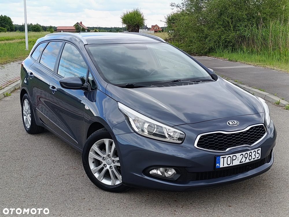 Kia Ceed 1.6 GDI Dream Team Edition - 11