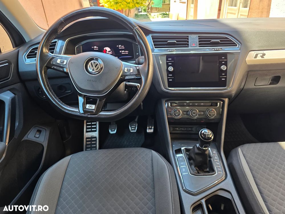 Volkswagen Tiguan - 12