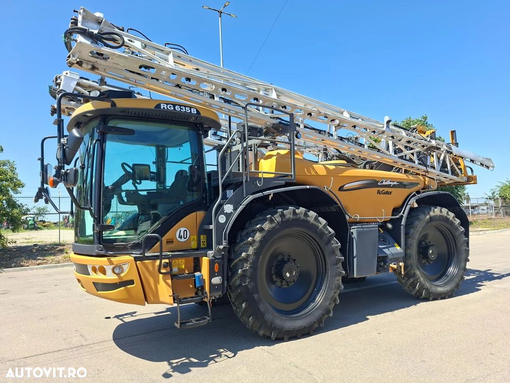 Challenger ROGATOR 635 SPRAYER - 1