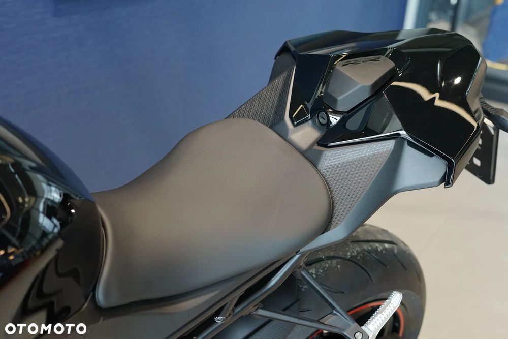BMW S - 27