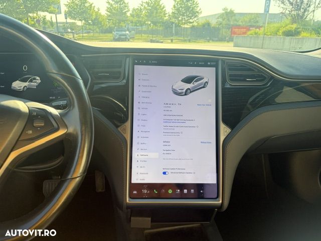 Tesla Model S Long Range - 11