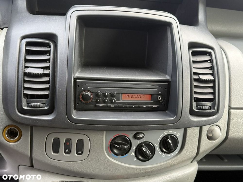Renault Trafic - 12