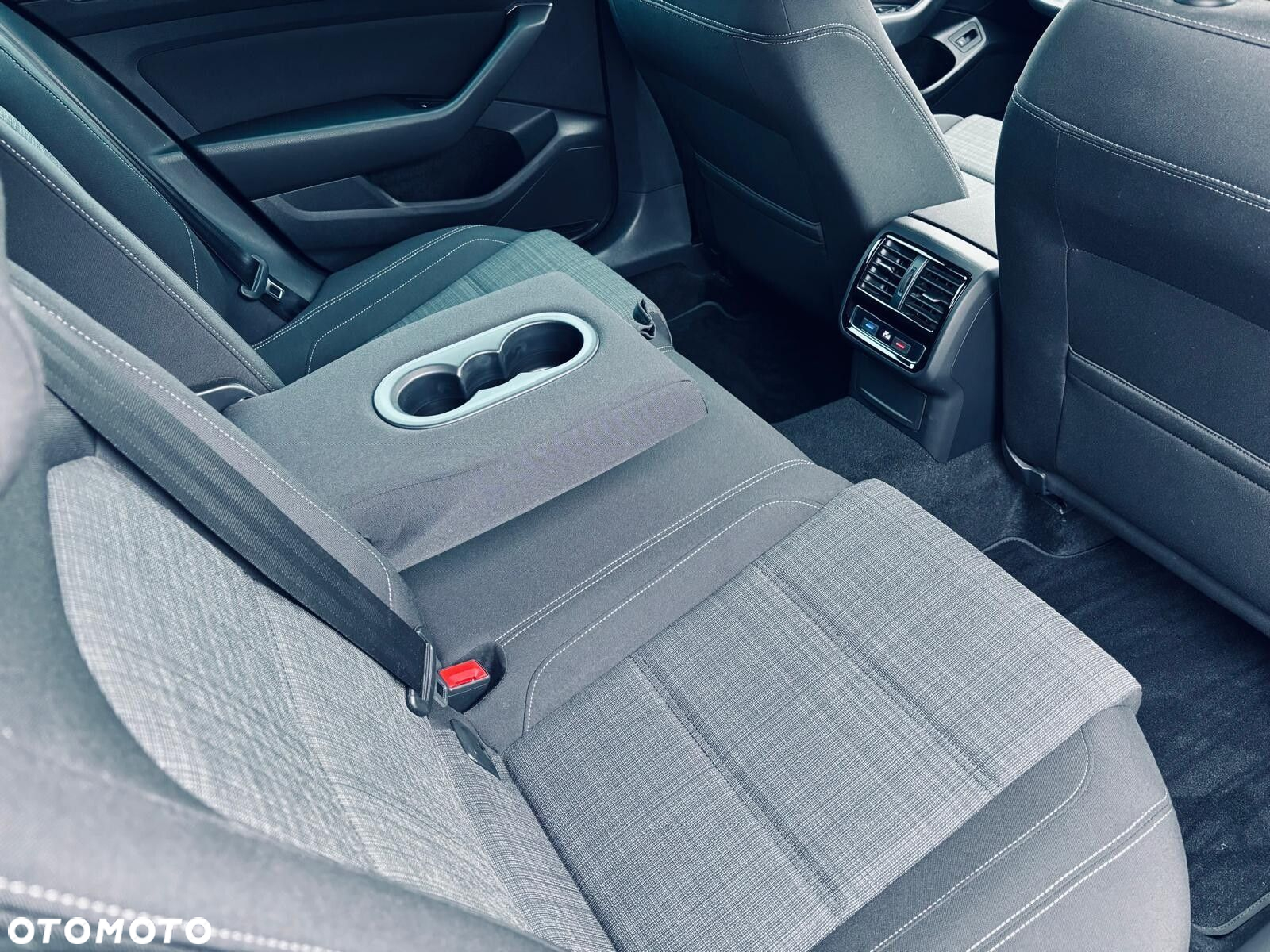 Volkswagen Passat 2.0 TDI EVO Business DSG - 19