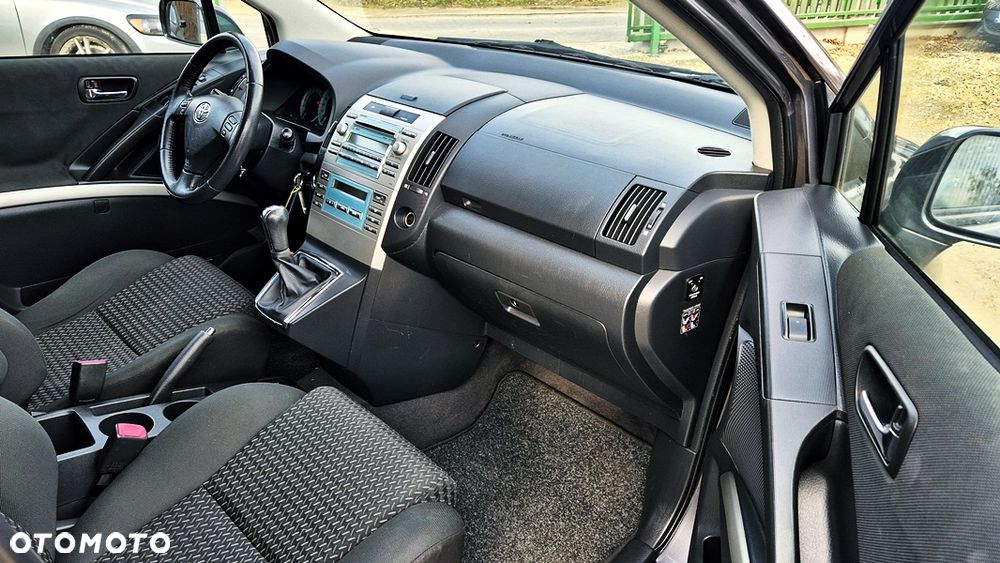 Toyota Corolla Verso 1.8 Premium + 7os - 38